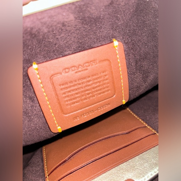 COACH Soft Kiss Lock Crossbody Clutch Metallic GOLD Soft Calf Leather EUC - Picture 13 of 14